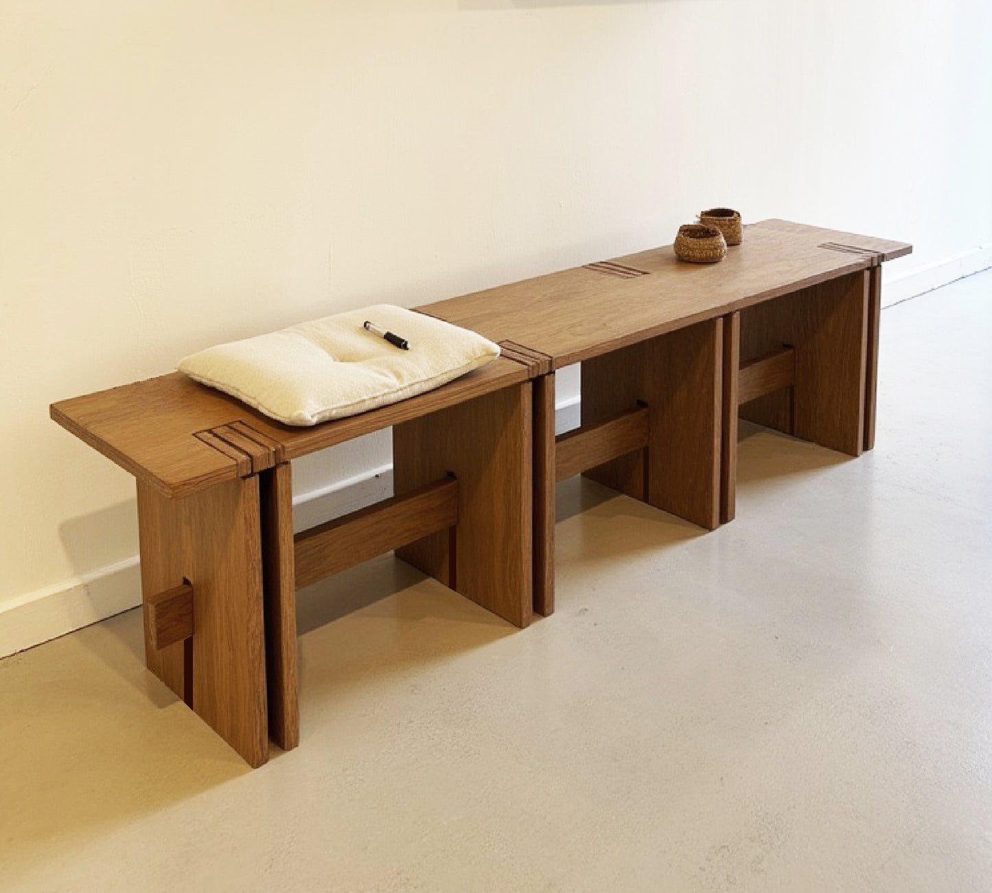 Dinkoro Bench