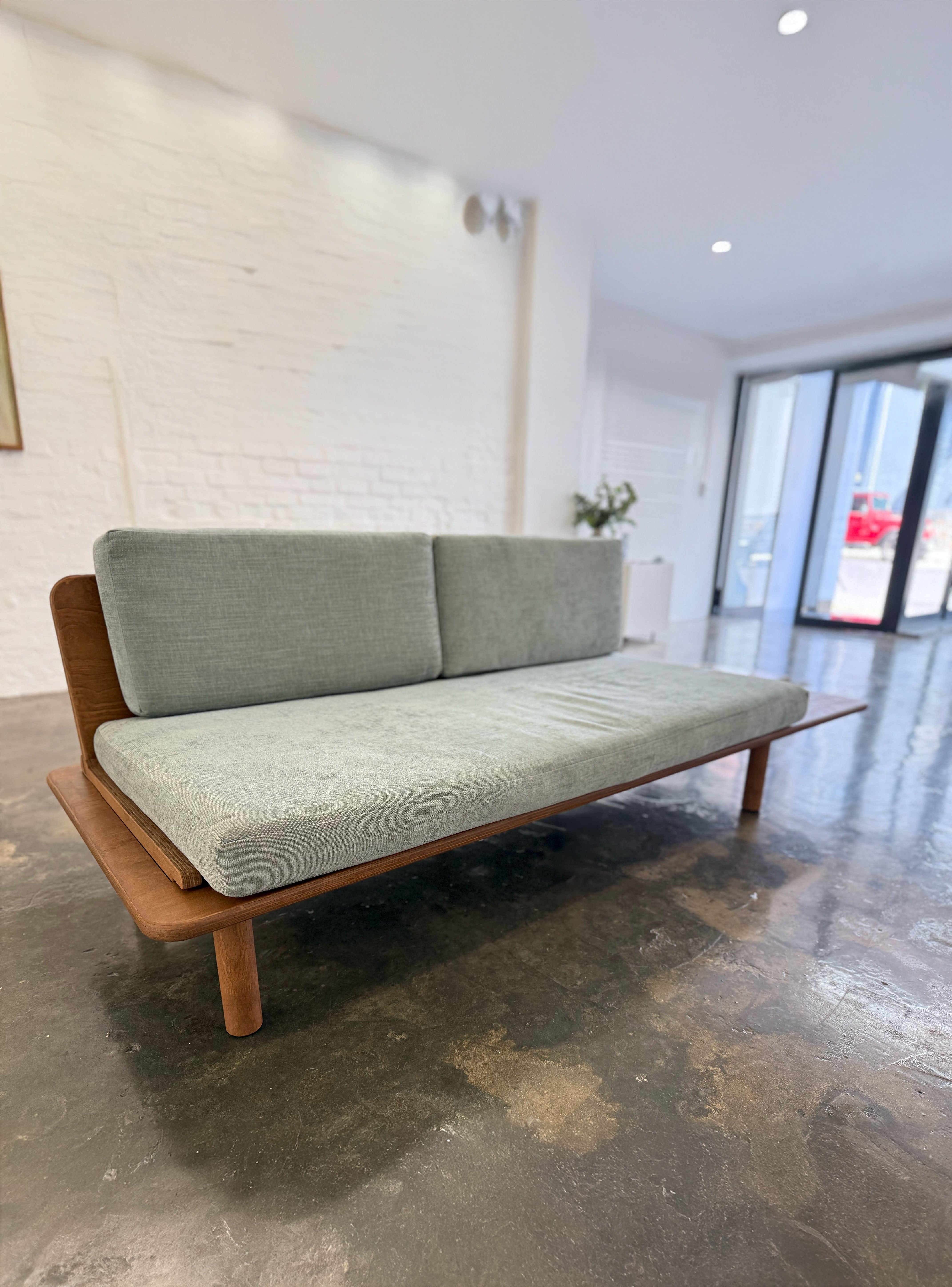 Sisi Couch